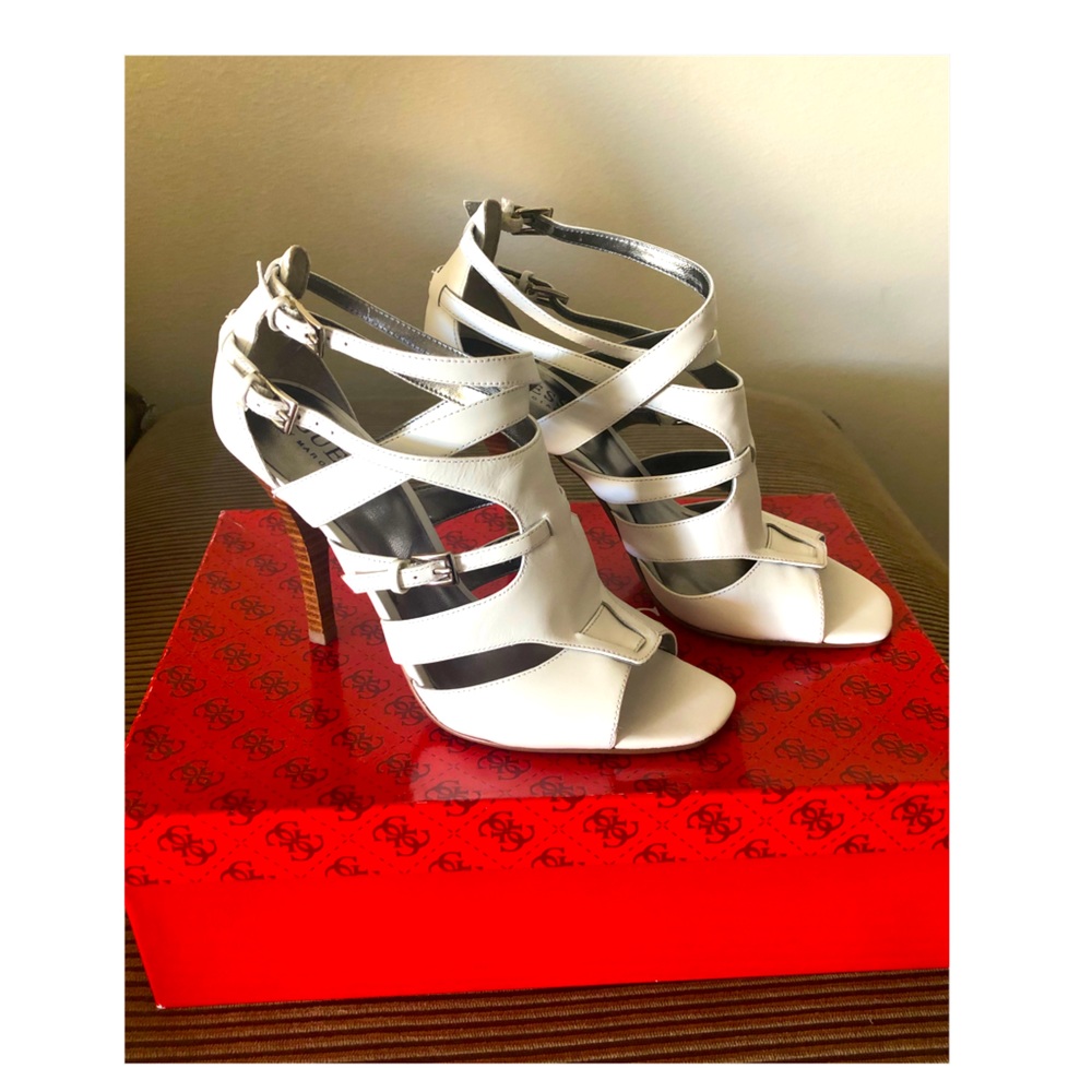 Guess White Leather heel 6.5